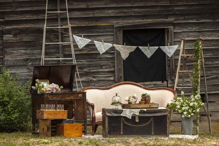 “Vintage Orchard” Styled Shoot